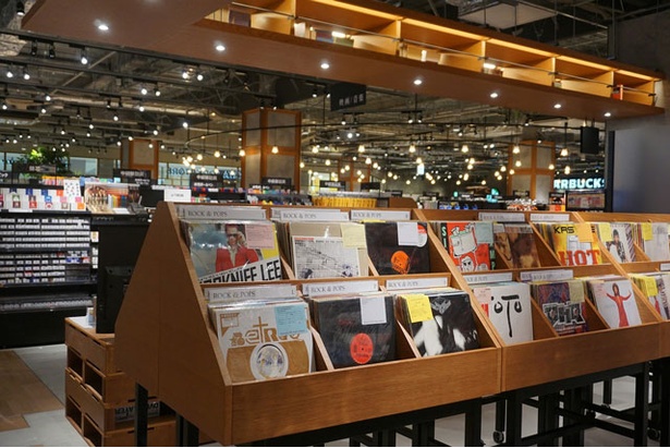 上質な音楽鑑賞を提案するレコード売り場