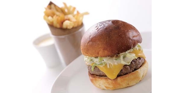 「デイビット・マイヤー カフェ」のハンバーガー