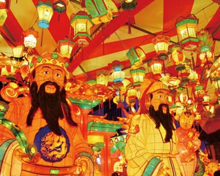約100万人が訪れる極彩色の灯りの祭り「2019長崎ランタンフェスティバル」が開催！