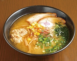 名物・辛味噌ラーメンに納豆が絶妙コラボ！「らーめん　福」