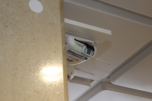 ペルセウスボットは駅構内に設置された定点設置カメラともリンクして行動する