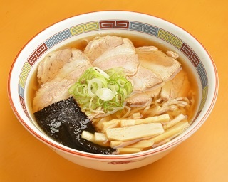 懐かしさの中にある新しい奥深さのラーメン「奥」