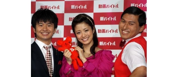 笑顔がキュートな上戸彩さん