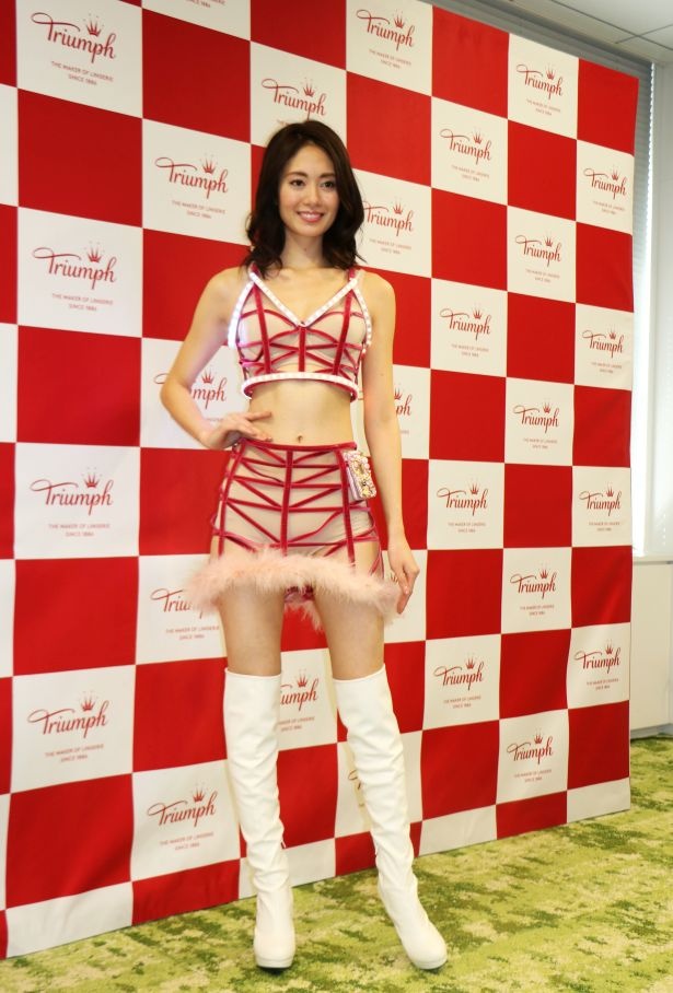 ライトも点灯するド派手な仕上がり