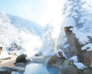 まさに冬の贅沢空間…！名古屋から行ける雪見温泉3選