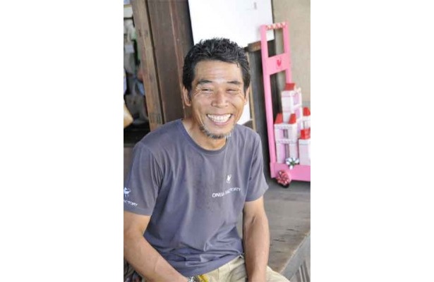 オンバ・ファクトリー/作家グループのリーダーである大島さんは学生時代から男木島へ通っていたそう
