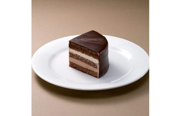 中は、プラリネクリームとガナッシュクリームでできた5層構造
