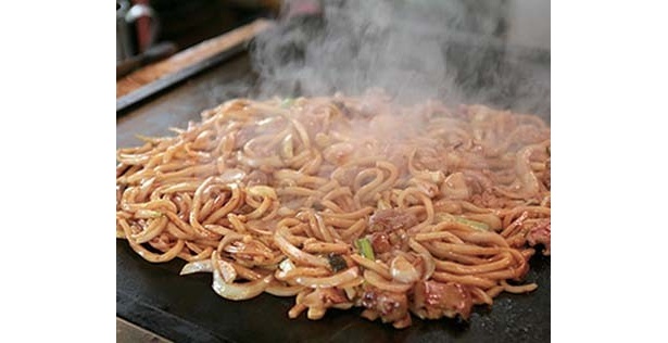 コリッふわっの食感にビックリ！「津山ホルモンうどん」(岡山)