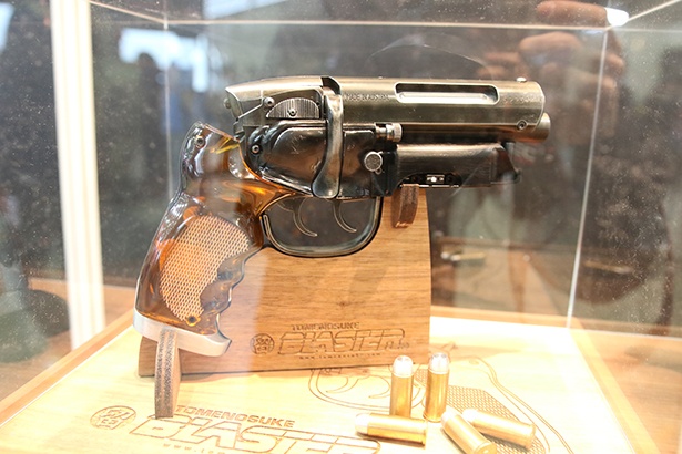 「留之助ブラスター」といった銃器類も充実していた
