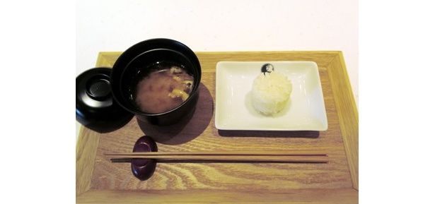 【写真】無料で食べられる“みそ汁＆おにぎり”はコレ