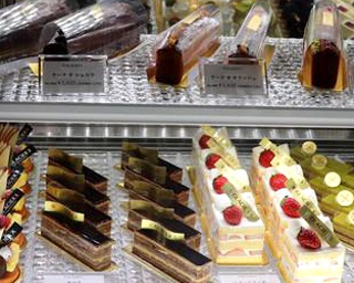 まだ誰も体験したことがない“未知なるスイーツ体験”に遭遇！世界一のパティシエが新店「Glacier X」をオープン!!
