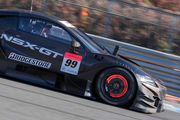 F1ドライバーのピエール・ガスリーがSUPER GTのGT500クラス参戦マシンNSX-GTをドライブ！