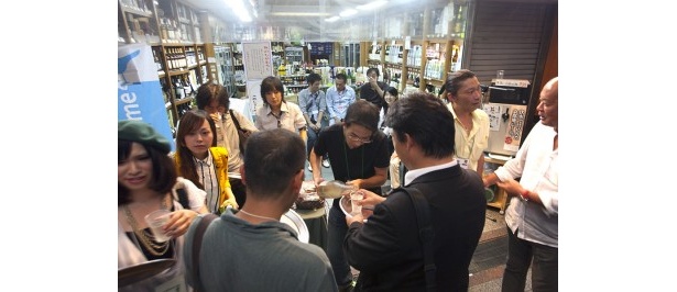 アフターパーティでは錦市場の5店舗が夜の屋台営業を開催