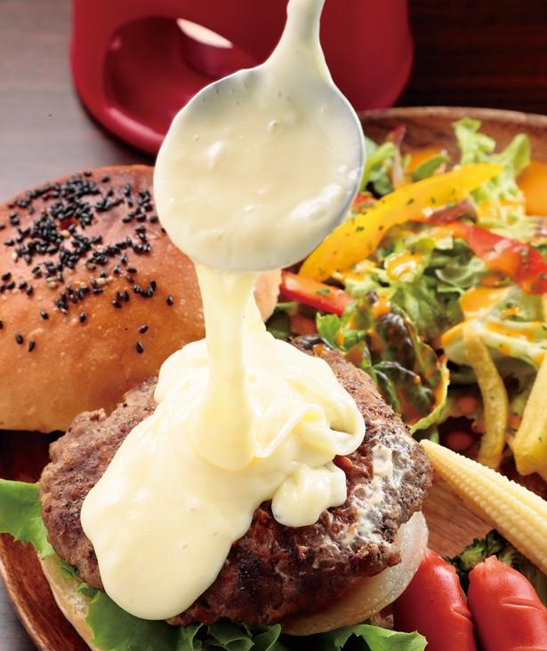 「チーズフォンデュバーガー」(1380円)/DAIKOKU cafe