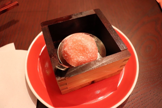 「紅色ココナッツ団子」(148円)