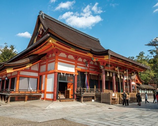 厄除け、縁結び、美のご利益も！全国約2300社の総本社・八坂神社へ初詣