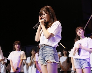 IZ*ONEから宮脇咲良さんと矢吹奈子さんも駆けつけたHKT48のコンサートで、指原莉乃さんが卒業を発表！