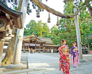 御神体の山は生活全般の守護神！奈良県・大神神社で新年を祝う