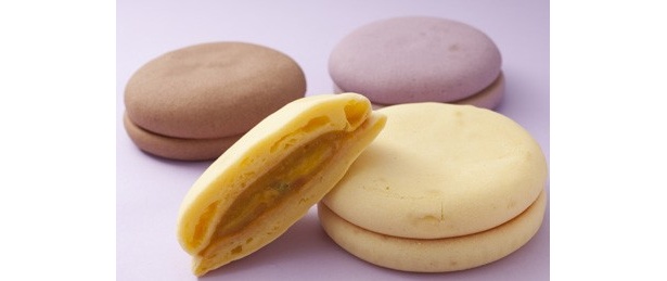 「MO・Chi・I・RO（モチイロ）」は、ふにゃふにゃもっちりの食感がたまらない“新感覚粉ものスイーツ”。