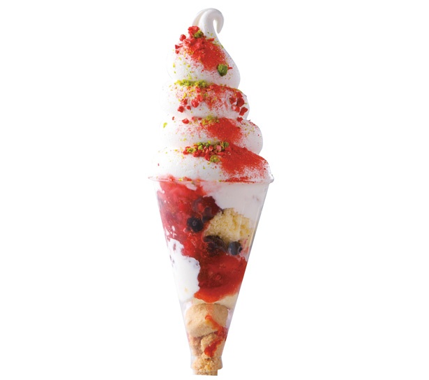 「クレームダンジュとミックスベリーのパフェ」(870円)/cafe Clap(名古屋市緑区)