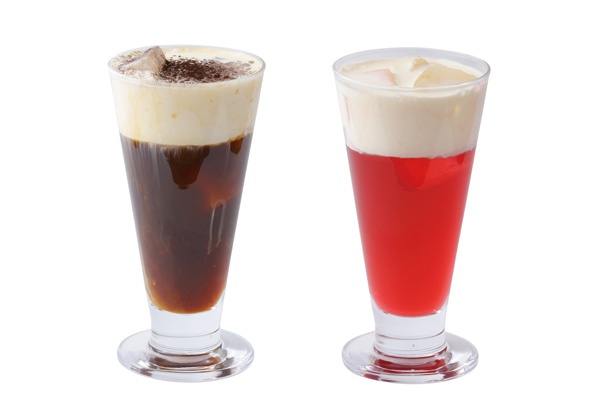 「チーズティー コーヒー」(左)「チーズティー クランベリー」(右)(各680円)/美味しいワインと世界のチーズ Cuore(名古屋市中村区)