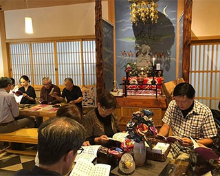 香川県高松市・薬師如来堂「おやくっさん」で新年最初の朝粥の会