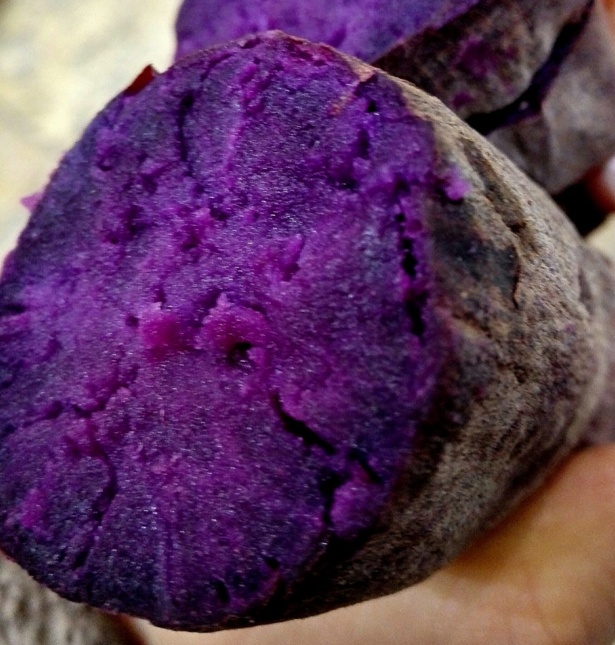 紫芋の中でも特にコクと濃さのある「あやむらさき」