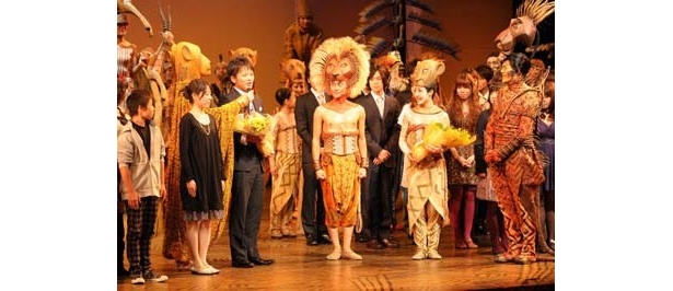 日本公演通算7000回を達成した、劇団四季「ライオンキング」の特別カーテンコール。なかなかなりやまない声援と拍手で会場は感動に包まれた