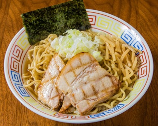 これはハマるっ！ 斎藤さんの次なる展開は強烈煮干し！ 福島「SAITOU拉麺店」