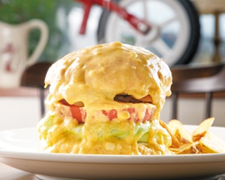 チーズの大洪水!?ムービージェニックな愛知の絶品チーズバーガーが気になる！