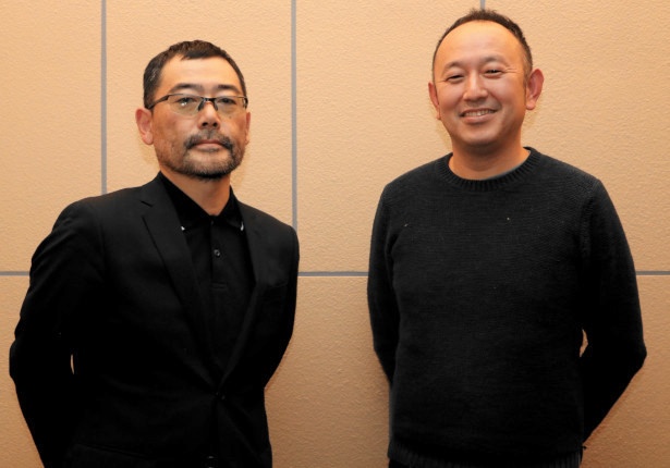 「連続ドラマW 盗まれた顔 ~ミアタリ捜査班~」の武正晴監督と脚本家の足立紳