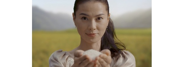 江角さんが出演するCMの1コマ