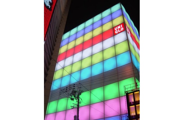 外壁が光輝いた！10/1（金）オープン「ユニクロ　心斎橋店」点灯式