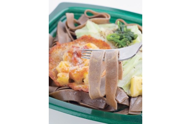 そば粉入りにグラタン系… コンビニの生パスタが進化中！