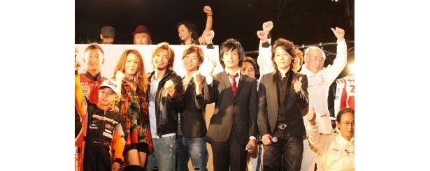 【写真】フィナーレには、河村隆一さんや真矢も舞台にあがり大盛り上がり