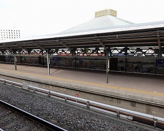 両国駅の“幻のホーム”で燗酒とおでんを楽しむ「燗酒ステーション」開催　ホーム上にはこたつも登場