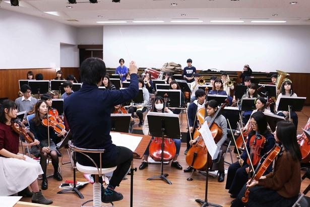 【写真を見る】福岡教育大学 管弦楽団のみなさん