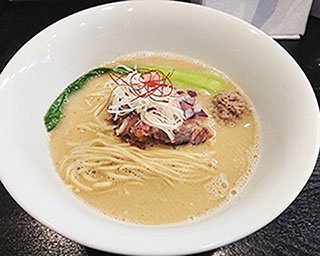 スープも具もイノシシ三昧！53's Noodleが手がけるラーメンWalker限定麺でイノシシの魅力を知る！