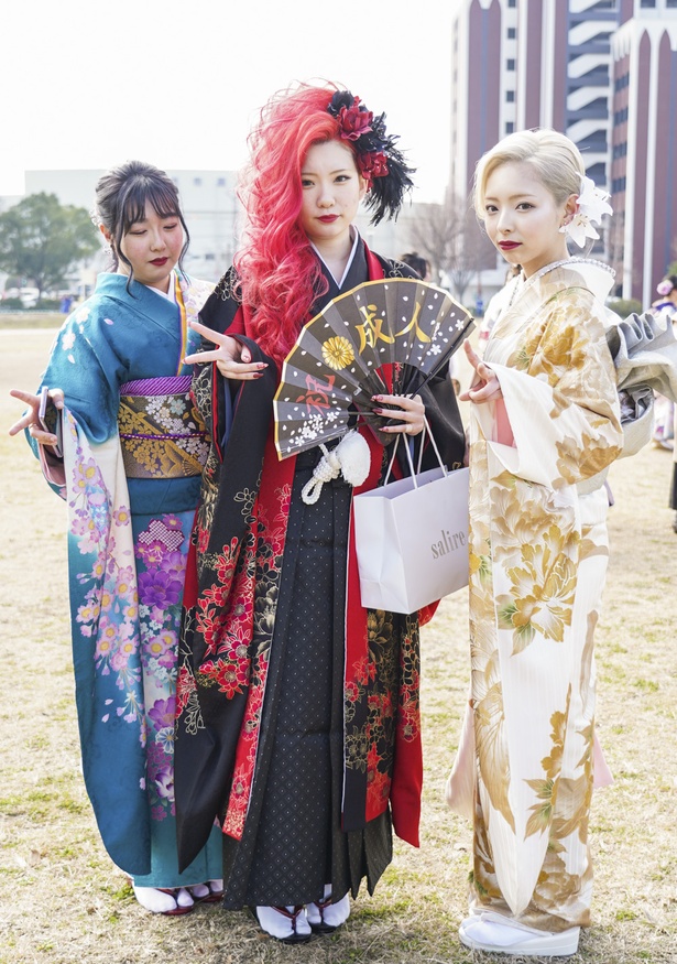  北九州市の成人式で見つけた振袖美人　みわこさん　アンジュさん　ひなたさん