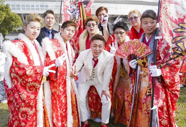 全23枚 北九州市成人式2019で目立っていた個性あふれる袴男子 スーツ