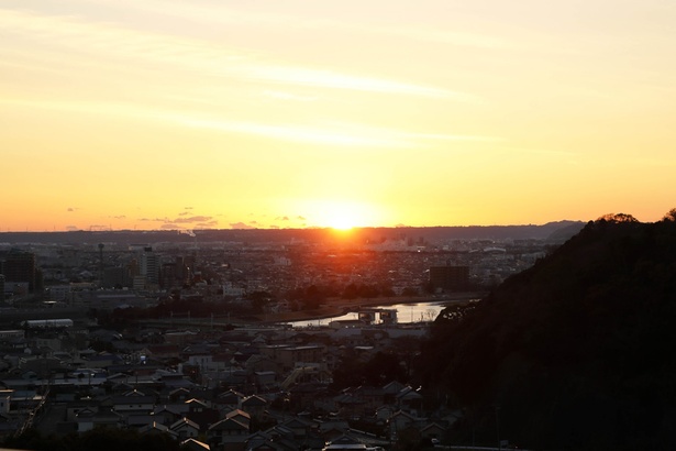 おしりんの大好きな焼津の町に夕日が沈む