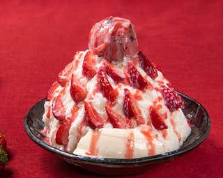 バレンタイン限定！アイスモンスターから豪快にイチゴがのったホワイトチョコかき氷が登場!!