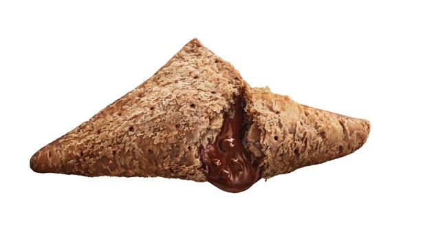 サクサク食感の三角パイに、温かくとろりとしたクリームが特徴の三角チョコパイシリーズ