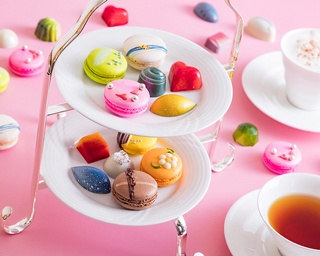 「ルネッサンス リゾート オキナワ」に、誕生石をイメージしたチョコとマカロンを楽しめる極上スイーツが登場