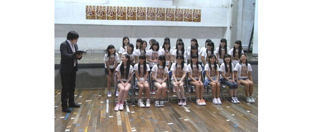 南海キャンディーズの山ちゃんとNMB48メンバーとのかけあいで笑いが生まれるシーンも。