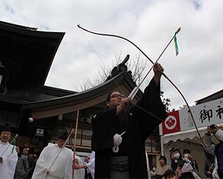  鬼は外！福は内！愛媛県の伊豫豆比古命神社で「節分祭」開催