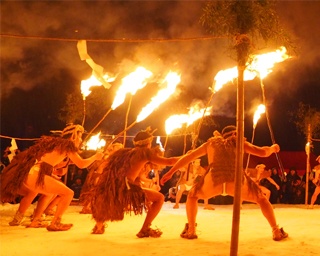 山岳信仰に基づく伝統ある祭り。長野県小谷村で｢大網の火祭り｣開催