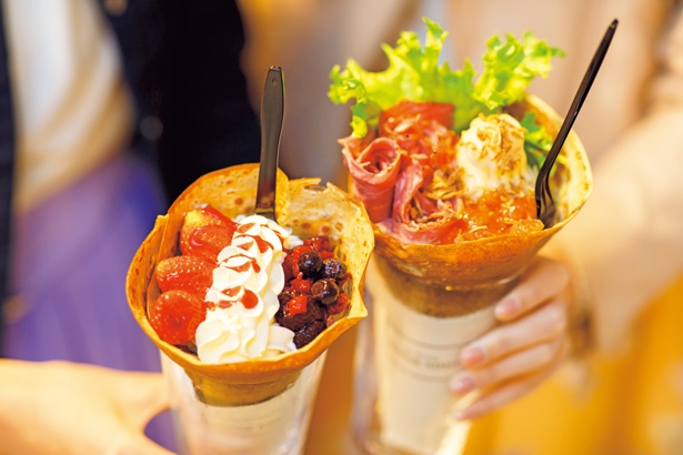 隣接のカフェでは大谷夏いちごや栃木の野菜を使った「ガレット」(700円)が人気
