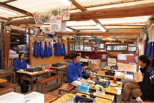岡崎旭星 / カキ小屋では珍しい店舗型で、冬場も温かく過ごせるのがいい