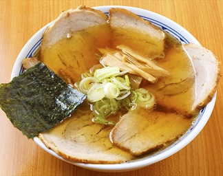 たっぷりチャーシューに極太麺！さらに焼き鳥が激うま！ 会津若松市「うえんで」